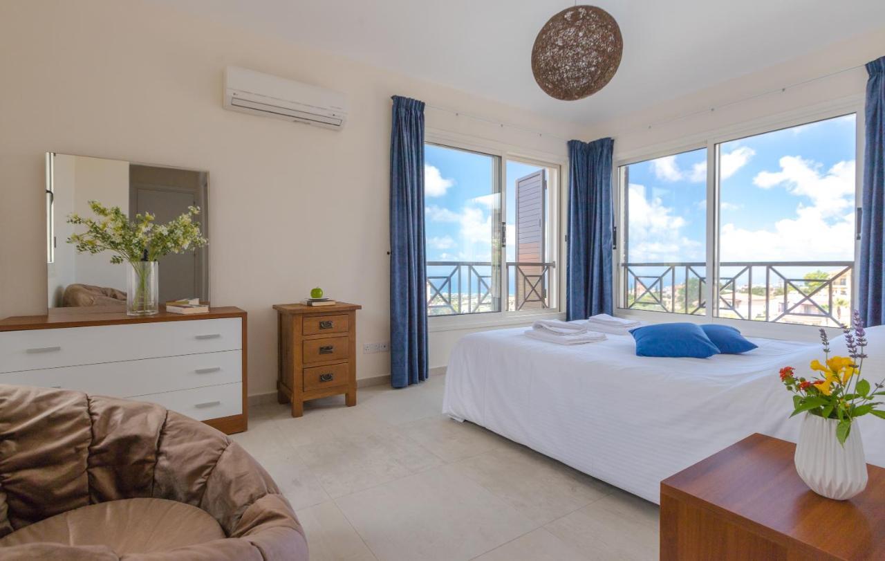 Resitour - Perneri Four Bedroom Villa Paphos Esterno foto